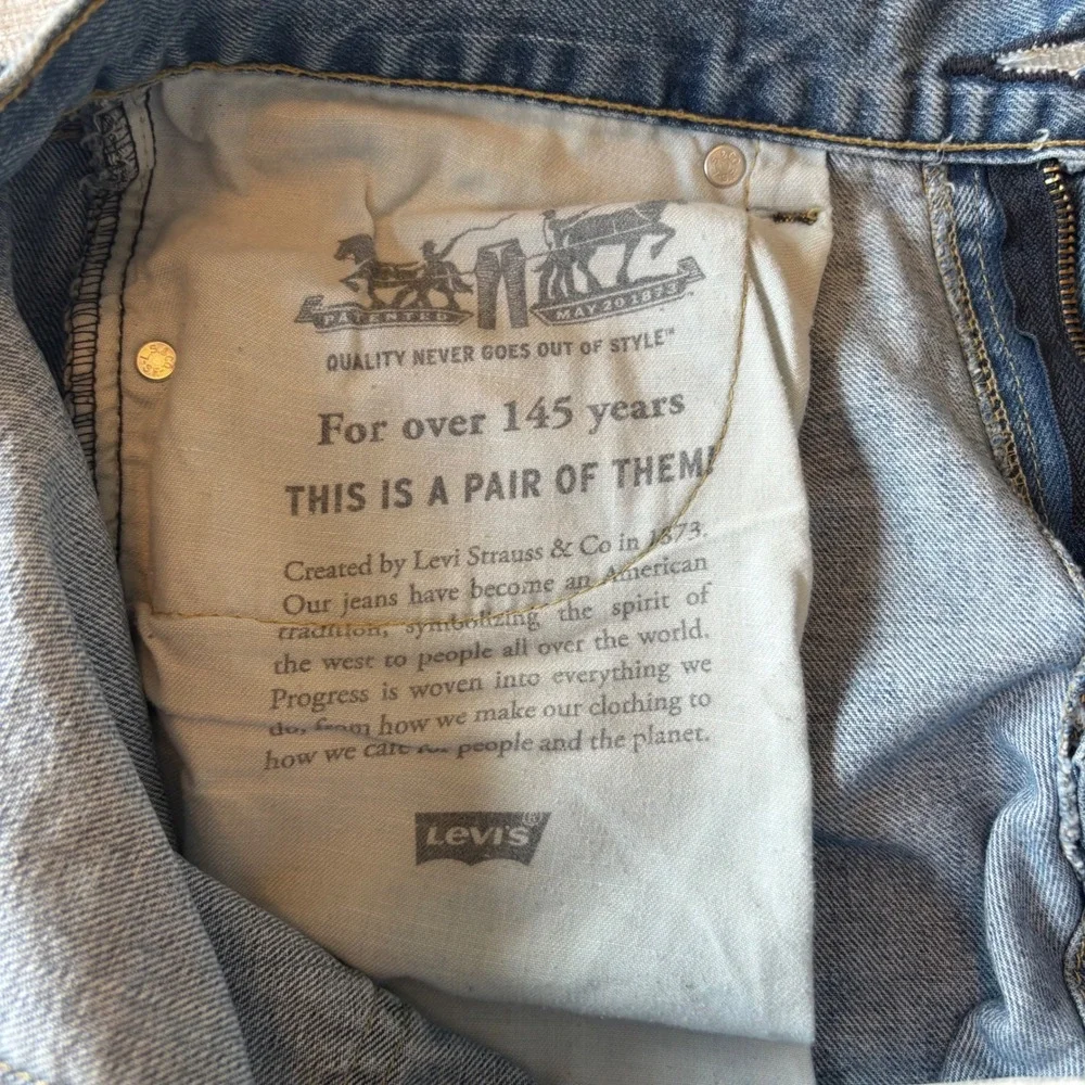 Levi Strauss‎ Men Light Wash Blue Straight Leg Denim Jeans 33x32